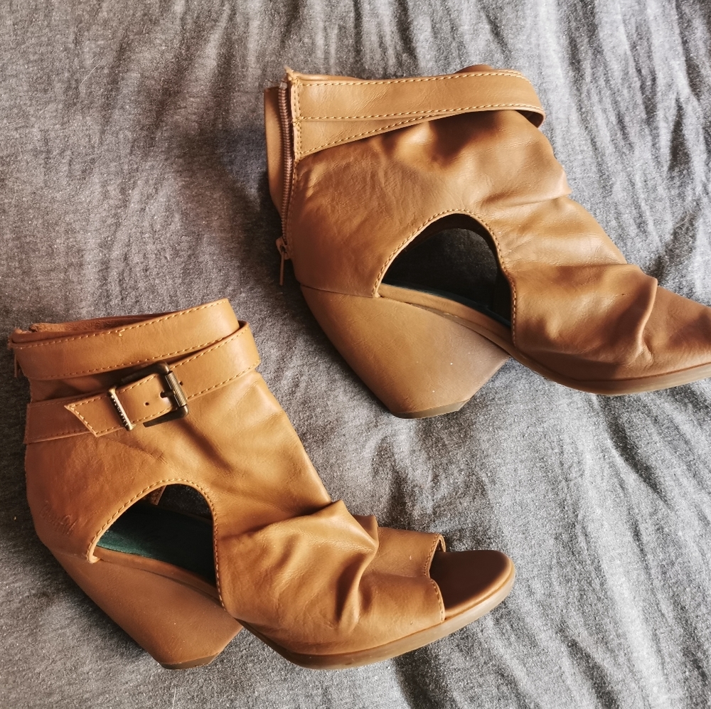 Blowfish boots